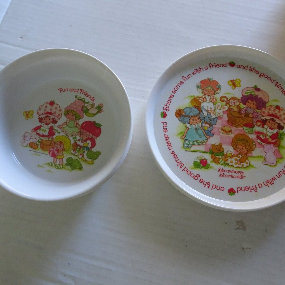 SiLite - Strawberry Shortcake - Melamine Bowls & Plates 3242, 3101 Vintage 1982